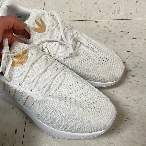 NWT ADIDAS Originals Women's Swift Run 22 Shoes white and gold size 8.5 - Picture 5 of 16